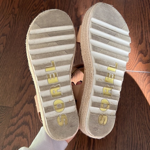 Sorel Women's Cameron Flatform Sandal - Picture 3 of 8